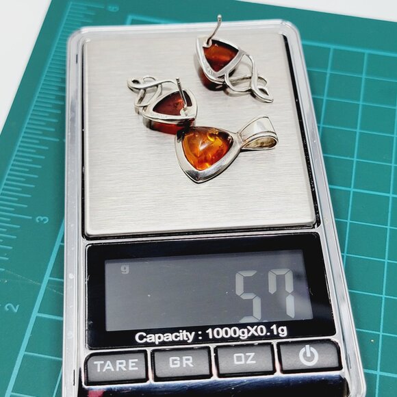 Sterling Silver and Amber Set Studded earrings and pendant - Picture 8 of 8